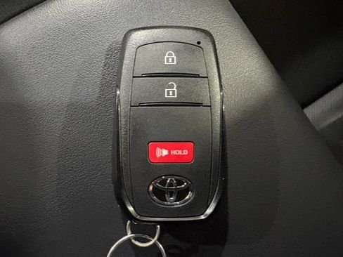 Used 2026 Toyota Prius Plug-In Hybrid FWD image 17