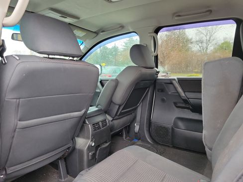 Used 2013 Nissan Titan SV w/ SV Value Truck Pkg image 15