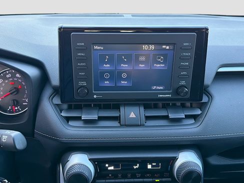 Used 2020 Toyota RAV4 LE image 27