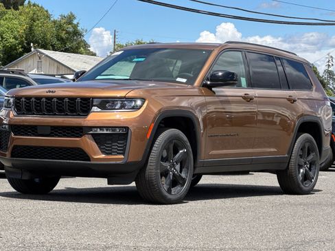 New 2026 Jeep Grand Cherokee L Limited AWD/4WD image 7