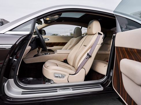 Used 2014 Rolls-Royce Wraith image 30