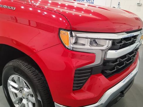 Used 2023 Chevrolet Silverado 1500 LT AWD/4WD image 9