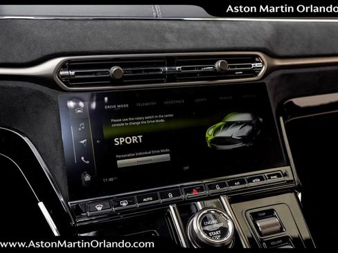 Used 2025 Aston Martin V8 Vantage Coupe image 49