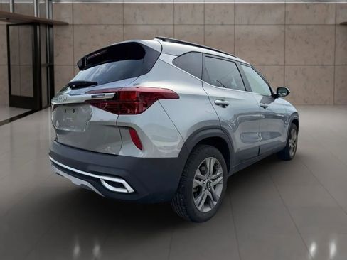 Used 2023 Kia Seltos S w/ Navigation Package AWD/4WD image 8