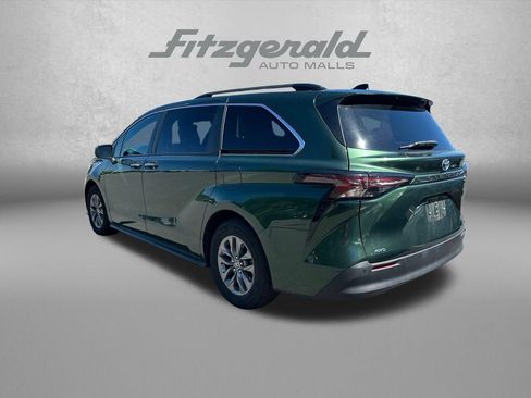 Used 2023 Toyota Sienna XLE AWD/4WD image 6