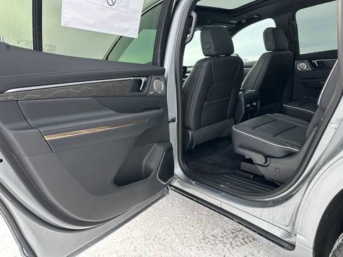 New 2026 Buick Enclave Avenir w/ Super Cruise Package AWD/4WD image 17