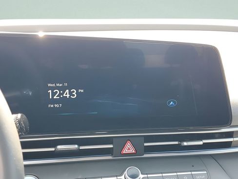 Certified 2025 Hyundai Elantra SEL FWD image 18