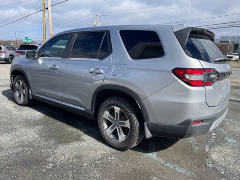 Used 2023 Honda Pilot EX-L image 3