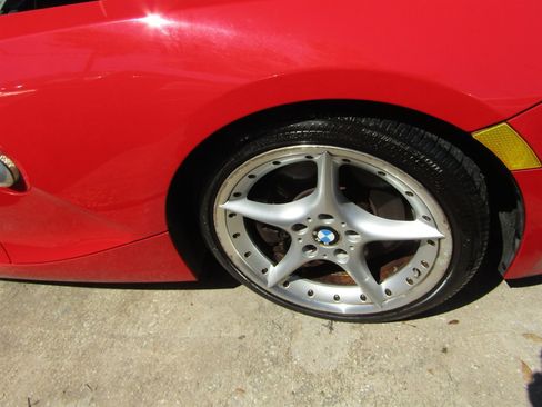 Used 2008 BMW Z4 3.0si image 9