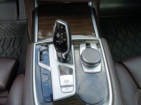 Used 2021 BMW 740i xDrive image 20