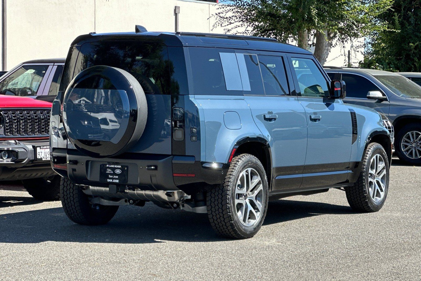 New 2026 Land Rover Defender 110 X-Dynamic SE AWD/4WD image 9