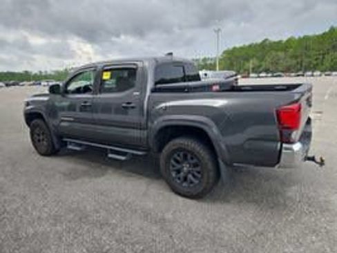 Used 2020 Toyota Tacoma SR5 RWD image 2