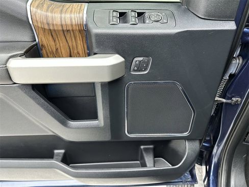 Used 2019 Ford F150 Lariat w/ Equipment Group 502A Luxury image 13