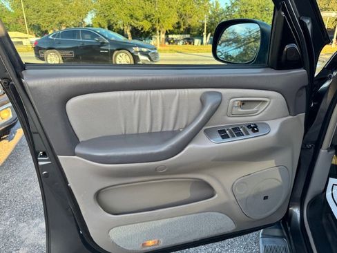 Used 2007 Toyota Sequoia Limited image 9