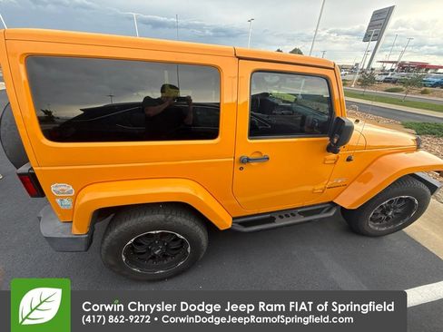 Used 2012 Jeep Wrangler Sahara w/ Dual Top Group AWD/4WD image 9