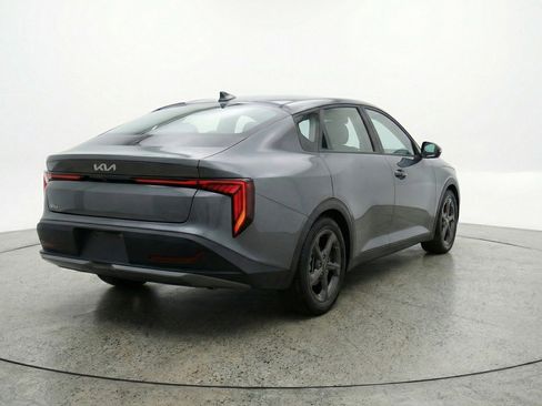 Used 2025 Kia K4 FWD image 9