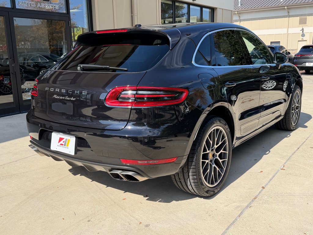 Used 2016 Porsche Macan Turbo AWD/4WD image 9