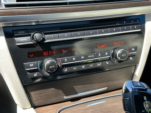 Used 2013 BMW 740i image 40