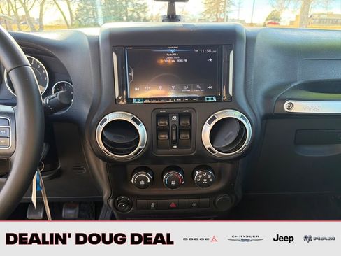 Used 2018 Jeep Wrangler Unlimited Sahara image 19