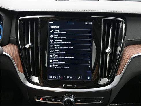 Used 2024 Volvo S60 B5 Ultimate image 15