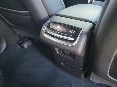 Certified 2022 Cadillac XT6 Premium Luxury w/ Platinum Package image 22