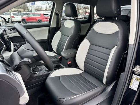 New 2026 Volkswagen Taos SEL AWD/4WD image 13