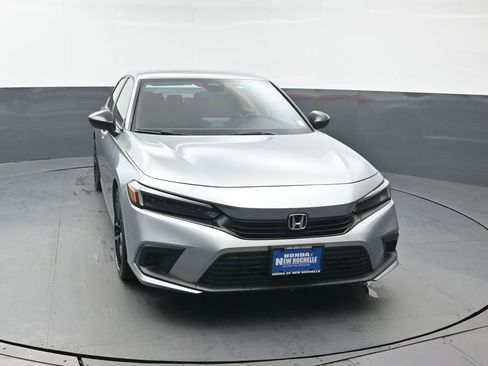 Used 2023 Honda Civic Sport image 9