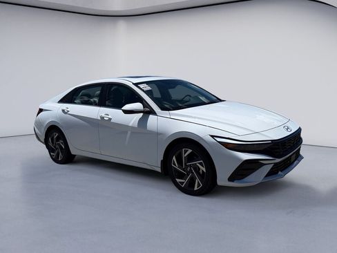 New 2026 Hyundai Elantra Limited FWD image 7