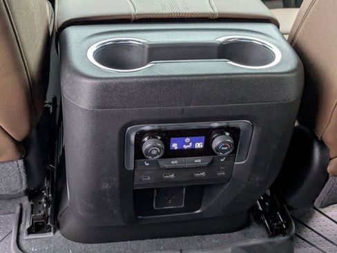 New 2026 Chevrolet Suburban High Country image 34