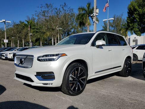 Used 2023 Volvo XC90 B5 Plus w/ Protection Package Premier image 2