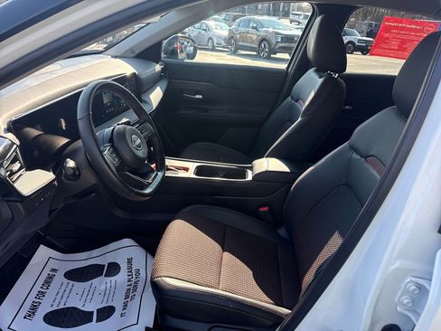 Used 2025 Nissan Kicks SR w/ Interior Electronics Package image 10