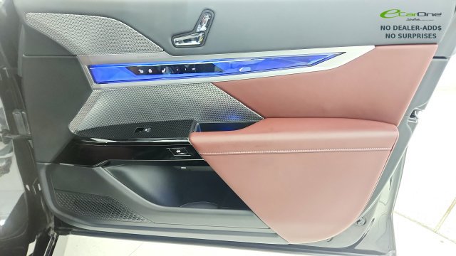 Used 2025 BMW i7 eDrive50 w/ M Sport Package RWD image 42
