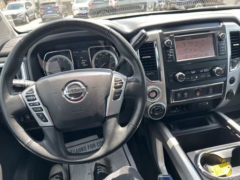 Used 2019 Nissan Titan SL w/ Off-Road Package AWD/4WD image 39