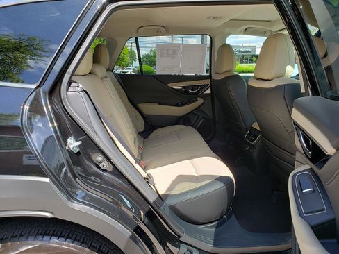 Used 2025 Subaru Outback Limited AWD/4WD image 17