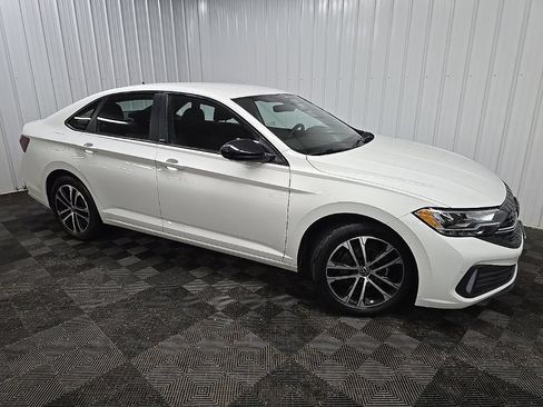Used 2024 Volkswagen Jetta Sport FWD image 1