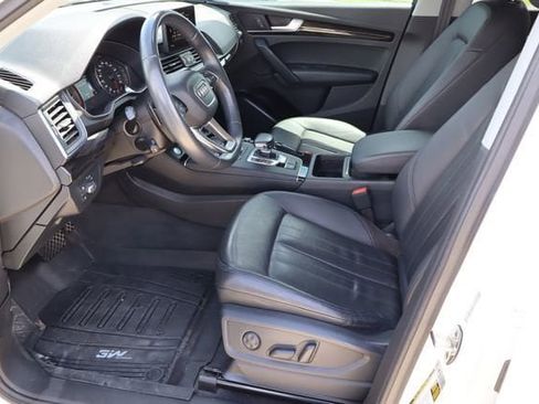 Used 2019 Audi Q5 2.0T Premium w/ Convenience Package AWD/4WD image 14