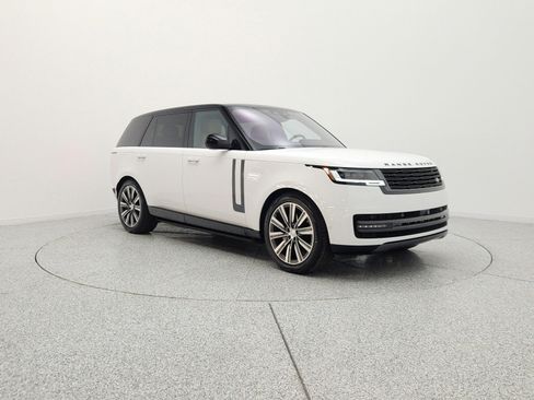 Used 2023 Land Rover Range Rover Long Wheelbase SE AWD/4WD image 3
