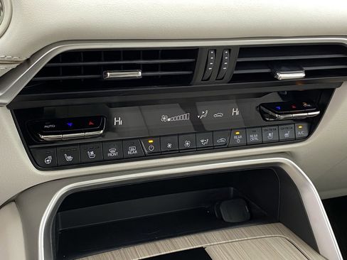 Used 2024 MAZDA CX-90 Plug-In Hybrid w/ Premium Plus image 19