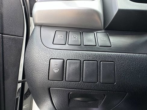 Used 2018 Toyota Highlander XLE w/ Protection Package #3 AWD/4WD image 13