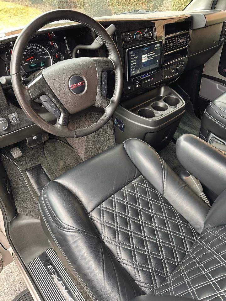 Used 2023 GMC Savana 2500 RWD image 46