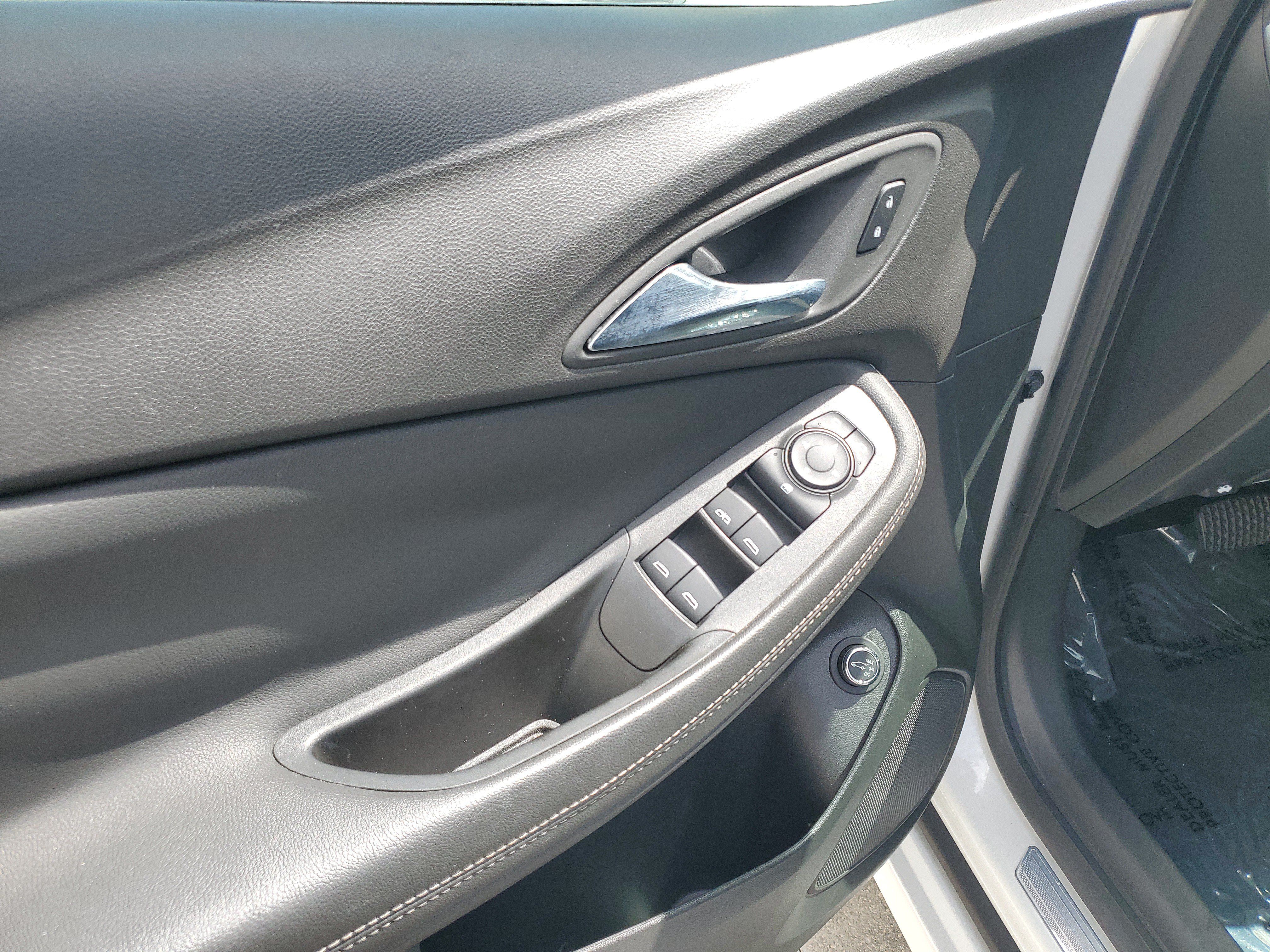 Used 2023 Buick Encore GX Select w/ Sport Touring Package FWD image 19