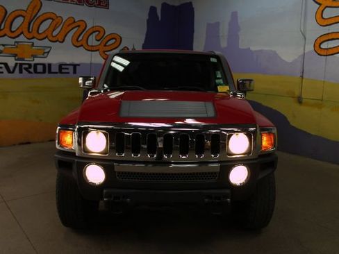 Used 2009 HUMMER H3T w/ Appearance Package AWD/4WD image 3
