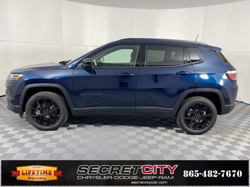New 2026 Jeep Compass Latitude image 4