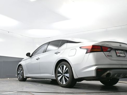 Used 2020 Nissan Altima 2.5 SV FWD image 53