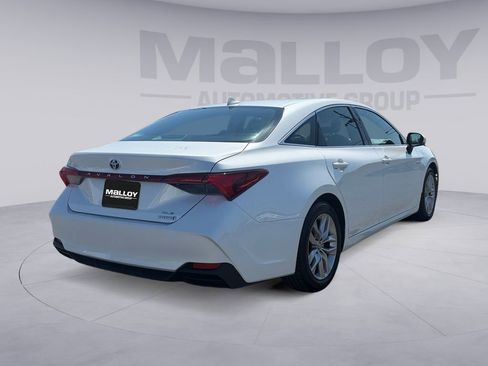 Certified 2020 Toyota Avalon XLE w/ Moonroof Package FWD image 5