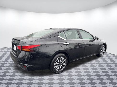 Used 2025 Nissan Altima 2.5 SV image 7