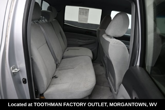 Used 2011 Toyota Tacoma 4x4 Double Cab w/ SR5 Pkg #2 image 6