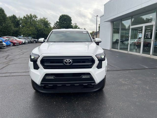 Used 2024 Toyota Tacoma SR5 AWD/4WD image 8