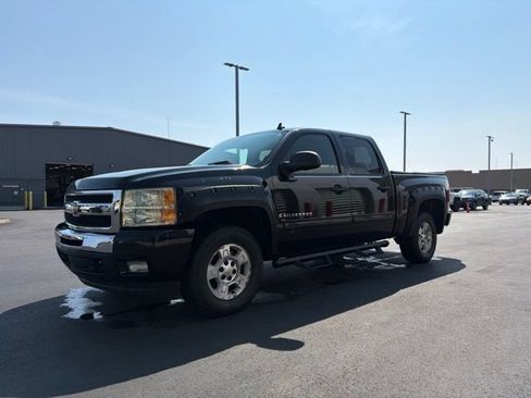 Used 2009 Chevrolet Silverado 1500 LT w/ Power Pack Plus AWD/4WD image 3
