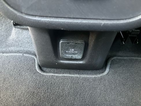 Used 2024 GMC Terrain SLT w/ Tech Package FWD image 41